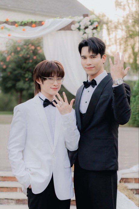 coconat1004's tweet photo. It’s like a real wedding 😭 may SarmJam love each other for a long long time 💗

YOUR THIRD SERIES EP11

#YourThirdEP11 https://t.co/DbehegMIRr