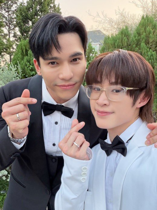 coconat1004's tweet photo. It’s like a real wedding 😭 may SarmJam love each other for a long long time 💗

YOUR THIRD SERIES EP11

#YourThirdEP11 https://t.co/DbehegMIRr