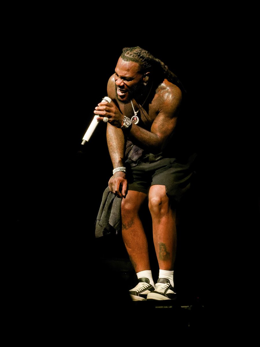 Baloxxd's tweet photo. Fela the Baptist .                          Burna the messiah. https://t.co/AAL2kUOqNz