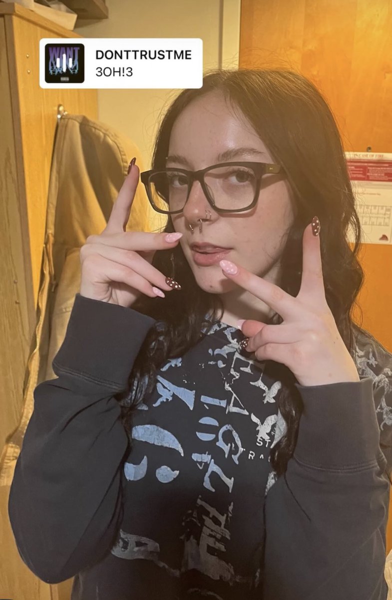 mikaworshipper's tweet photo. more brinn fuel 🤭 deserves every last second of being creeped on and gooned to, deserves all the fakes and cum she's gonna get !! some irls genuinely deserve nothing but the worst 😵‍💫😵‍💫 #wankchat #irl #goon https://t.co/H7tDx3DgDZ