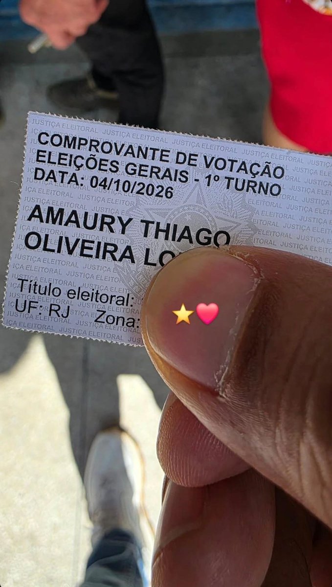 xiuzinhas's tweet photo. Boa tarde! 

Já foram votar hoje? 🗳️✨
Porque os nossos favs maravilhosos já foram e fizeram questão de deixar bem claro de que lado estão: o lado da democracia!⭐❤️

Orgulho dos nossos queridos! 🥹🫶 https://t.co/x3lNDrX5UN