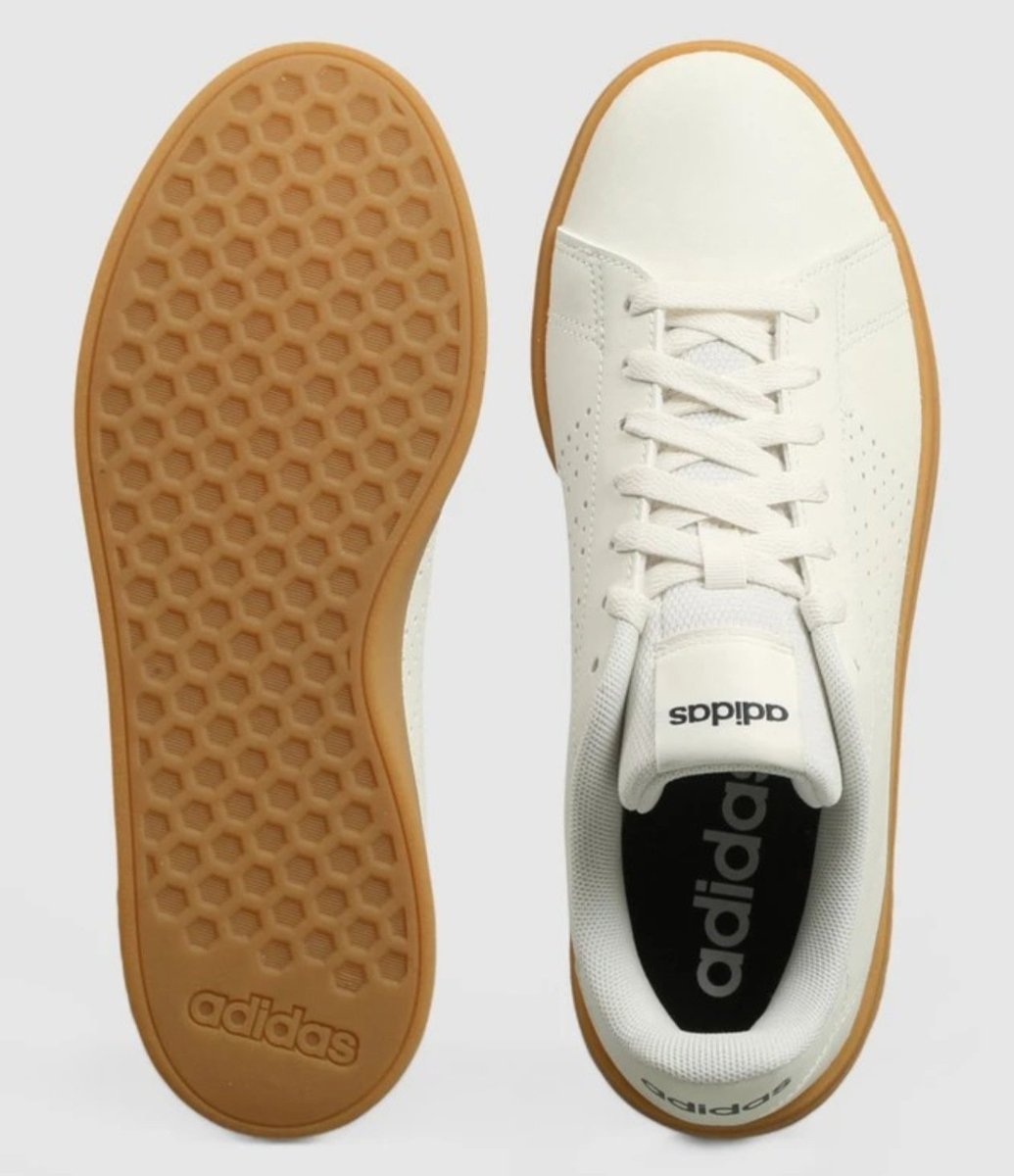 IAmNisar007's tweet photo. Sneakers I have rn, https://t.co/IGWYxILFpR
