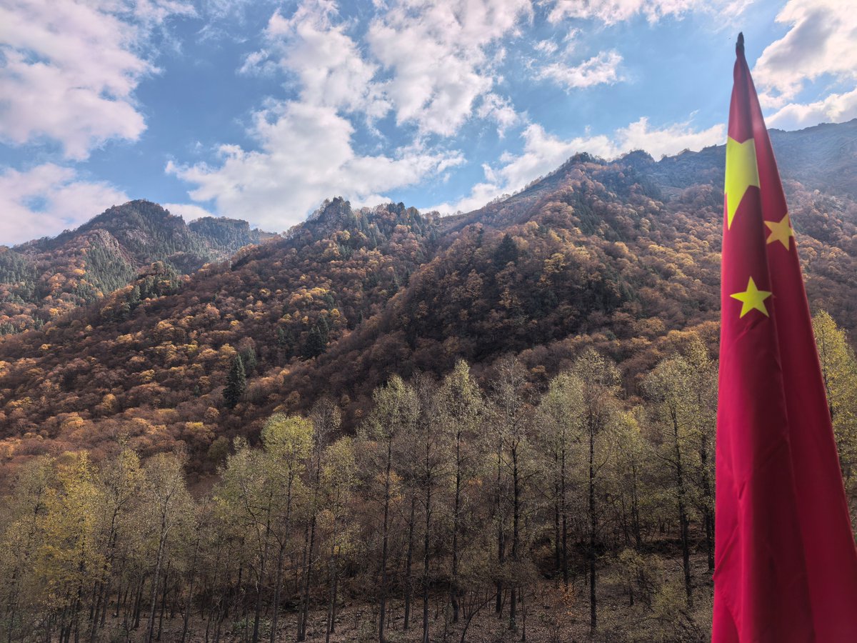 guomuyuan4's tweet photo. 国庆假期，最适合赏秋 https://t.co/2RN38odVCC
