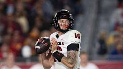 FBH54's tweet photo. @PFTCommenter His White Trash non throwing arm sleeve is next level elite as well. https://t.co/BmO4KXMTKT