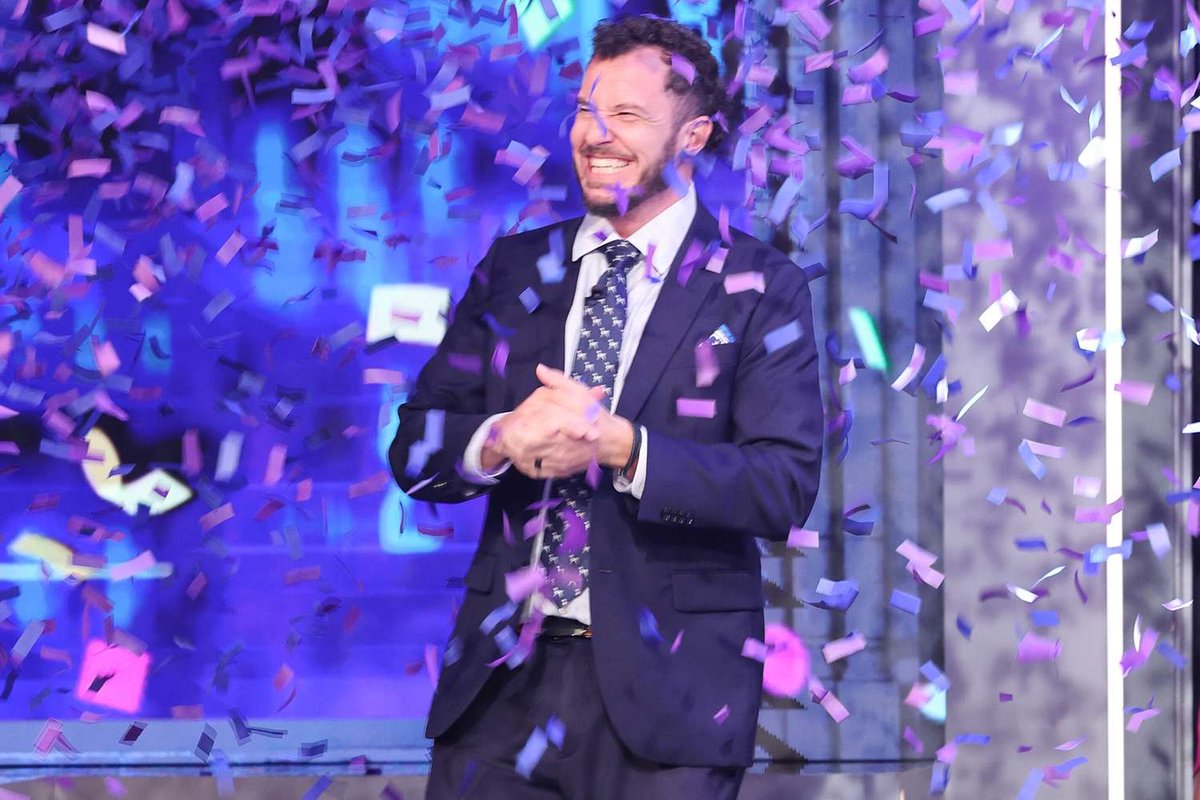89razorskate20's tweet photo. After 87 Days In The #BB28 Rick Devens Joins The Big Brother 🇺🇸 Winner's Circle!

🇺🇸He Became The 2d Houseguest To Win & Also Vote America's Favorite Houseguest
💰And Snatching The $10K Egyptian Twist Prize, Devens Has Won The Most Money Of Any HG To Date! Taking A Total Of $810K!