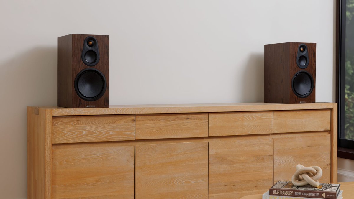 viralbhayani77's tweet photo. Monitor Audio Silver 100 8G standmounts — StereoNET review (8.5/10; £1,500/pr; 3-way C-CAM; Silent Flow Port; 33Hz–35kHz)

#MonitorAudio #HiFi #Loudspeakers #Audiophile #StereoNET https://t.co/RXVmi2fhlU