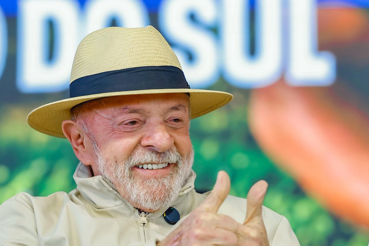 RAYANSINCERO's tweet photo. 🚨Lula vence no CT Moacyr Barbosa.

🔴 Lula: 32
🟢 Flávio Bolsonaro: 1 (Tchê Tchê) https://t.co/aLSIPGZNAt