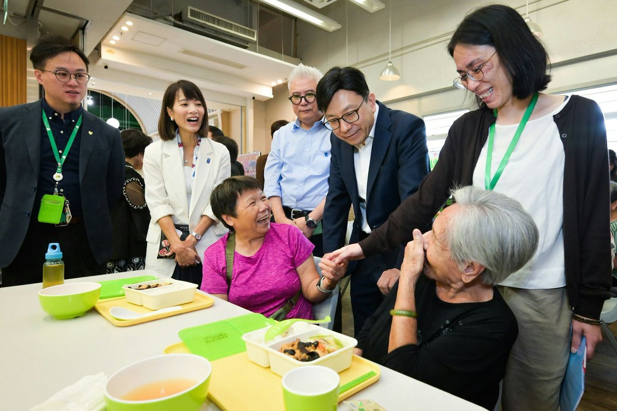 Cultural8Center's tweet photo. Hong Kong plans to launch a pilot program to recruit foreign domestic workers in the second half of next year. Initially, several hundred workers will be recruited, with each required to complete more than 150 hours of training in their home countries.

#HongKong https://t.co/lUR4AIG9W1