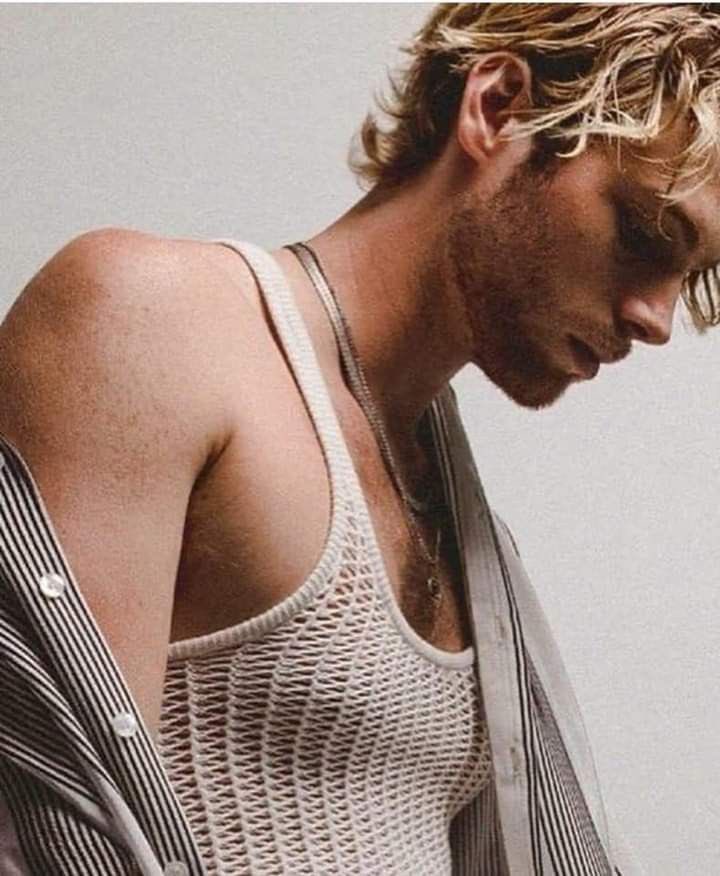 lrhitties tweet picture