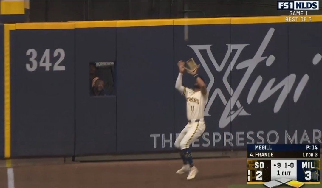 Puck_Line_Pro's tweet photo. If you think hitting the roof/cable didn't keep this ball from going another 5 feet you are a stupid, stupid person and should never talk about @MLB

@Brewers fans out here trying to defend the indefensible https://t.co/JRJay1SwWV