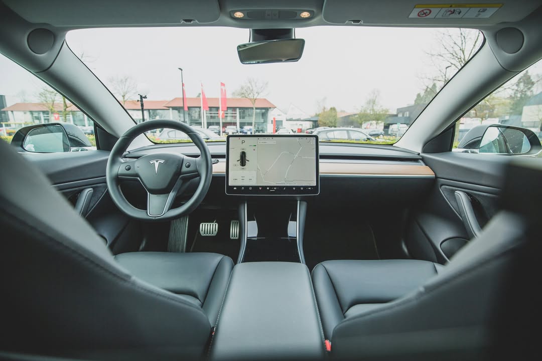 OptiCarAI's tweet photo. Autopilot Under Scrutiny Again As Tesla Quietly Resolves Fatal Crash Litigation (Read more: opticar.​ai/blog/autopilot-under-scrutiny-again-as-tesla-quietly-resolves-fatal-crash-litigation ) #OptiCar #opticarreports #autopilot #tesla #autonomousdriving #CarSafety https://t.co/NgF9lAgZSy