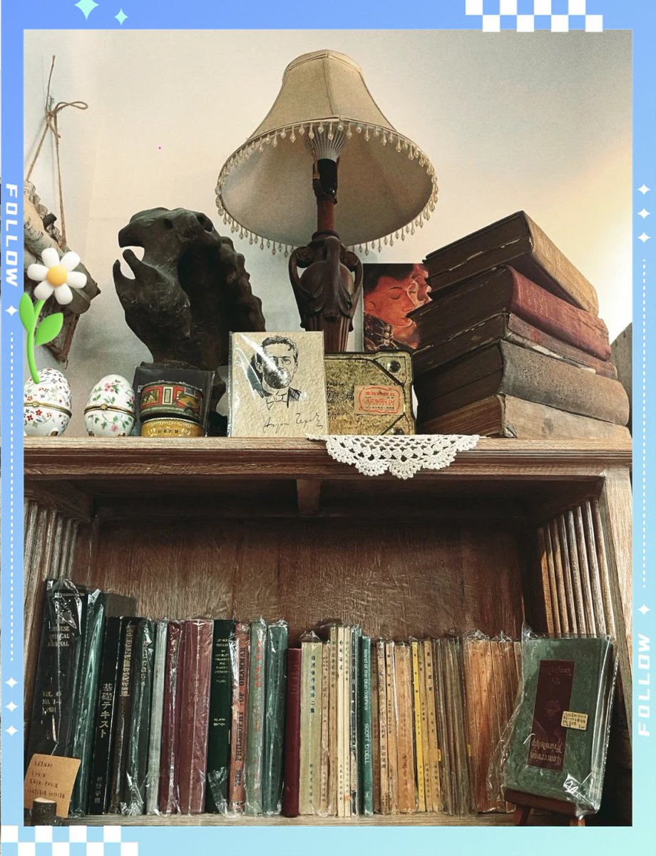KhloeGrangddjs's tweet photo. Organizando mis viejos libros, revistas y recuerdos. Cada objeto tiene una historia, y hoy le toca el turno a ordenar para dejar espacio a nuevas aventuras.， https://t.co/KqRquJ5ATC