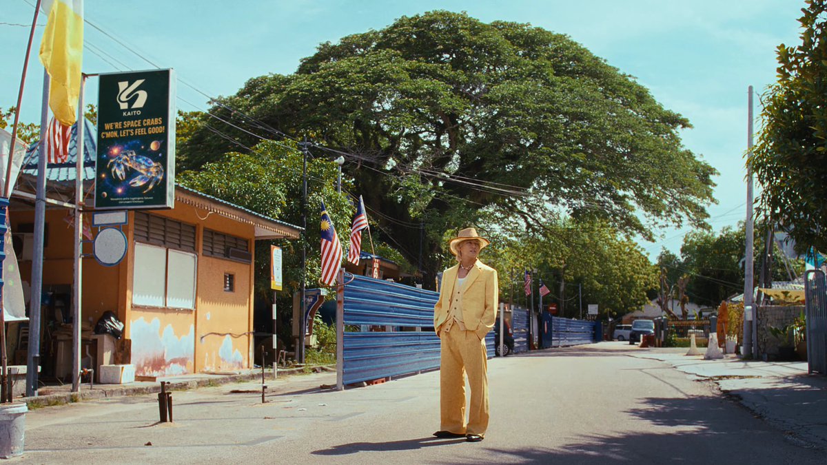megurofied's tweet photo. KAITO FILMED HIS SWIM MV IN PENANG, MALAYSIA OMG 🇲🇾💛

the MALAYSIAN FLAG!, the kopitiam, the sdn bhd business, the georgetown world heritage incoperated building, our malaysian made perodua kancil and wira

🔗 https://t.co/vXKcS5vUBa

#MAKAKAMI 🥹🇲🇾 https://t.co/9Gnz0lRxPZ