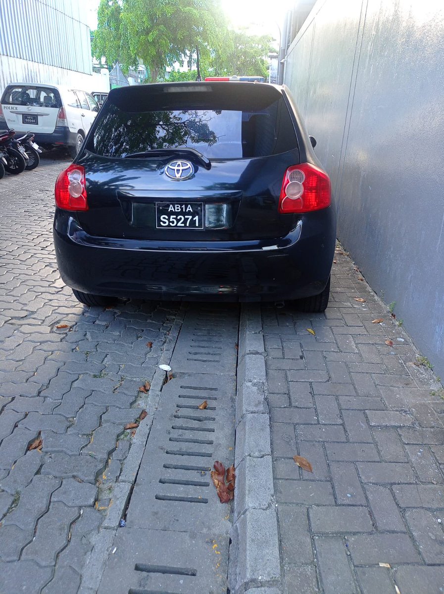 labaanshareef's tweet photo. I have repeatedly reported vehicles parked illegally on walkways to @PoliceMv, yet no action has been taken. Even worse, I have recently seen @PoliceMv vehicles parked on walkways.

Traffic regulations cannot be effectively enforced if those responsible for enforcing them do not follow them themselves. Please lead by example.