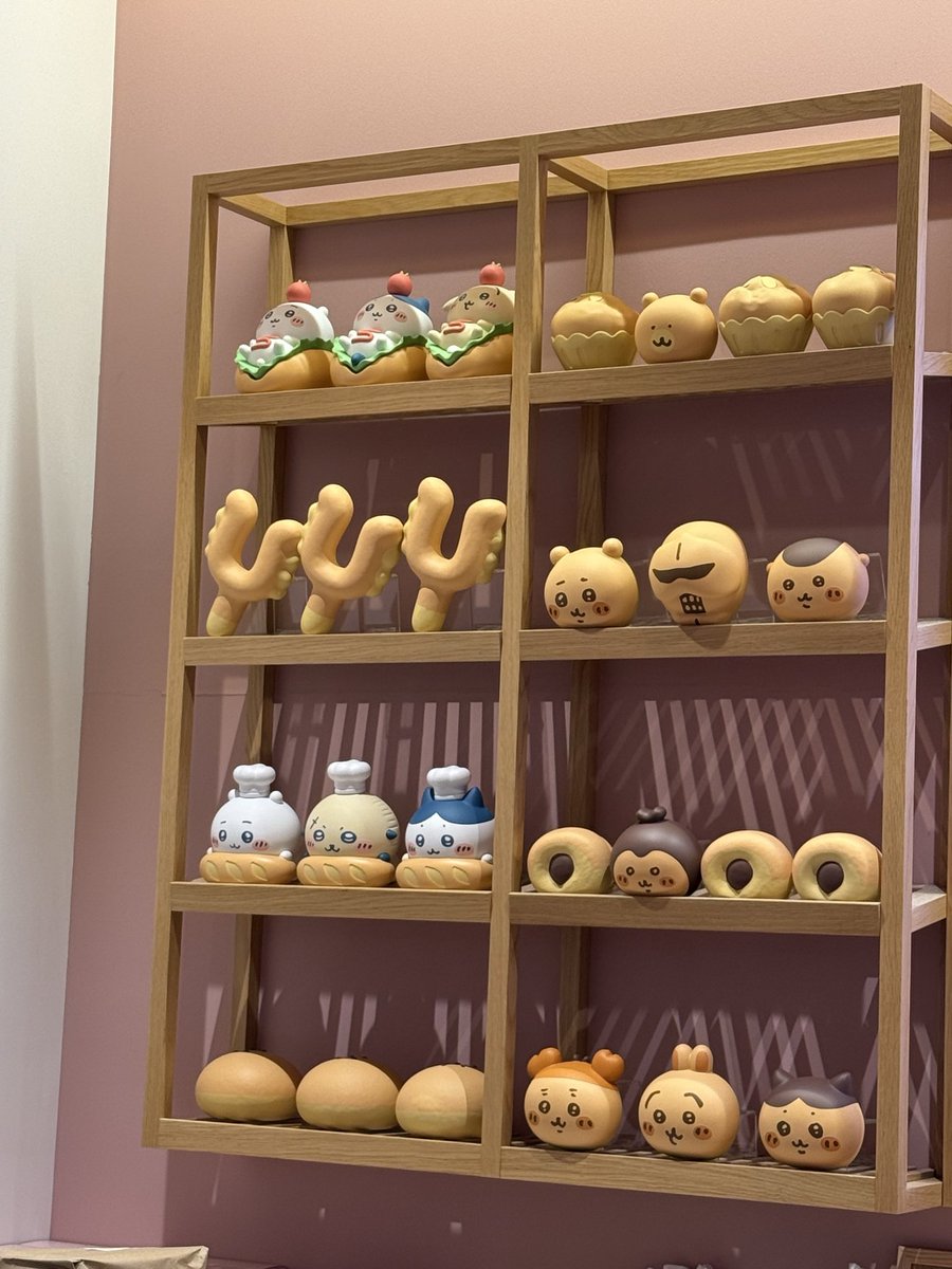 tapi_1111's tweet photo. 2回目のちいかわベーカリー🍞
お目当てのパン買えて大満足(｡•⩊•ಣ
ハロウィン仕様の箱もめちゃかわだった https://t.co/gCIg7u1LKX