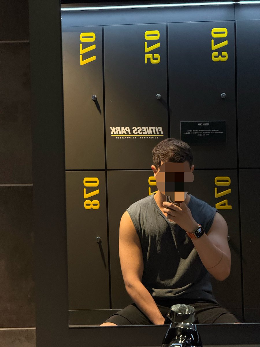 EVILRDBT's tweet photo. Today’s gym outfit 👀 https://t.co/pg5pYJz1dm