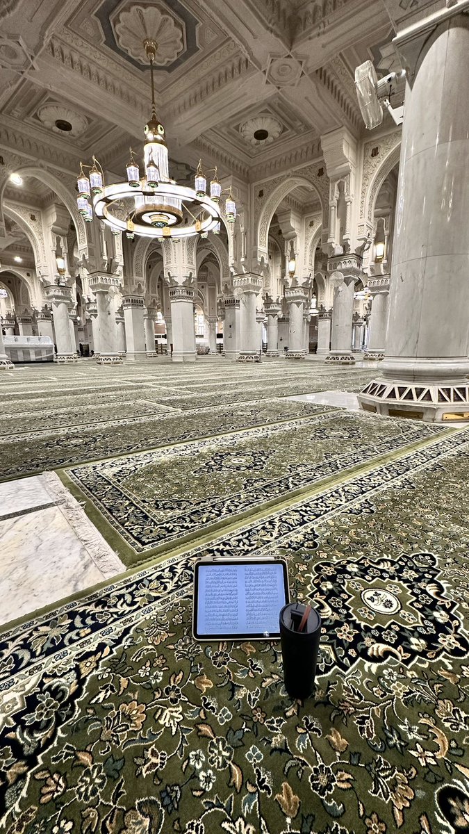 mkll9i's tweet photo. «أنْ تعيشَ طالبًا للعلم أنْ تعيشَ وقلبُك لايزالُ يتّسعُ للنور»🤍 https://t.co/ownHuYG5lT