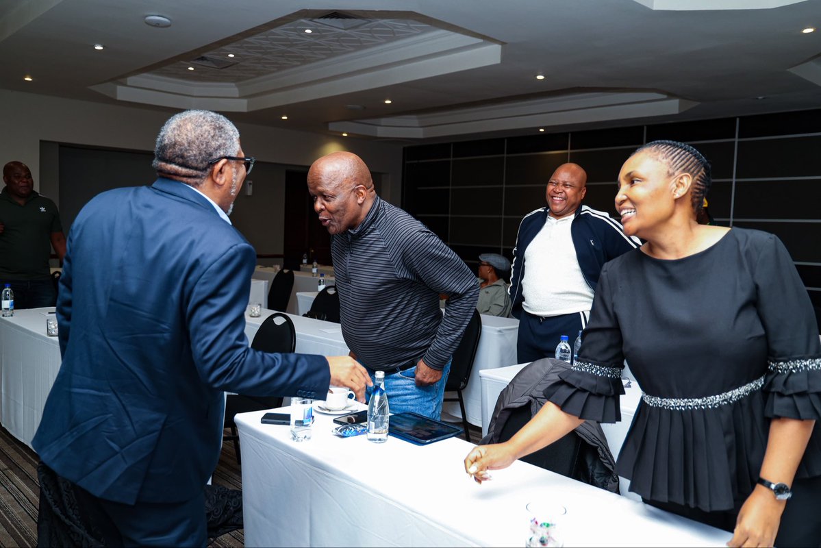 MbalulaFikile's tweet photo. Today the African National Congress National Working Committee sat to deliberate on the upcoming  local government elections campaign and other issues of national importance. 

#ANCatWORK https://t.co/iiApoZq1Nk