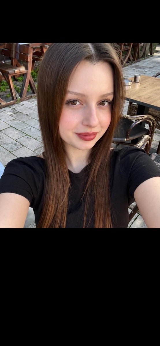 Suavi_Suavi's tweet photo. Konu ne olursa olsun… bir it çıkıyor ve kafasına göre ‘racon’ kesip, savunmasız birinin canını elinden alıyor. Güçleri ancak o masum çocuklara yetiyor bu şerefsizlerin. Bu genç herhangi birimizin çocuğu da olabilirdi!!!
Ailesine sabır dilerim🌹 https://t.co/g3qVR5paZP