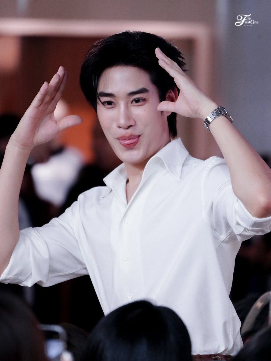 TleFirstoneTH's tweet photo. พามุอุ๊ด กับบ๊อกแบ๊กมาเป็นกำลังใจให้พี่ ๆ คับ ไปกันต่อออ คืนสุดท้ายยย 🐷🐶 🙌🏻

เก็บโพสต์เพิ่มเติมตามนี้ Web app 👇🏻 
🔗 : https://t.co/gZQnSd9yTJ

TLE FIRSTONE AT MFW 2027 
#MOSCHINOSS27xTLEFIRSTONE

꒰ ♡𝄞 #TLE_mtm #Firstone  
#TleFirstone #เติ้ลเฟิร์สวัน ✩˖ ꒱ https://t.co/ZUCqS2zRO1