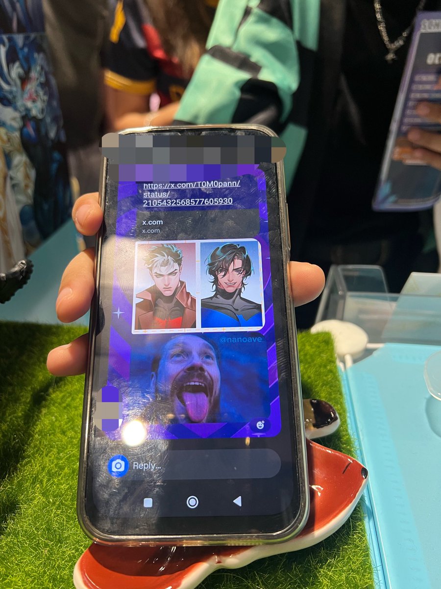 T0M0pann's tweet photo. There was this person who asked me if a certain merch was still available cuz their friend was looking for it
I asked which one and they showed me this 🤣🤣🤣🤣 choked on my own spit I couldn’t stop laughing HAHA https://t.co/CBzpQ2TSWG