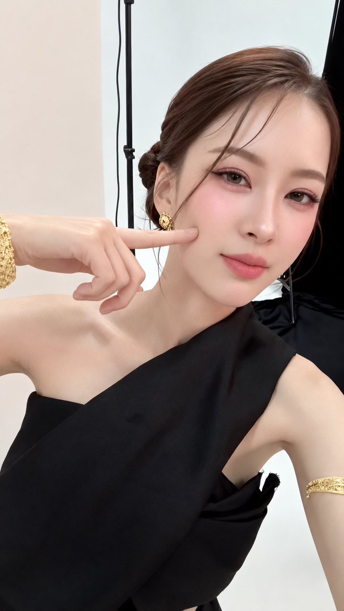 soradiwa's tweet photo. ปอนอกลับไปใส่วิกสีบานเย็นเถอะ พอถอดวิกแล้วป้าใจสั่นน่ะลูก😭💦 https://t.co/FW3kbHCybe