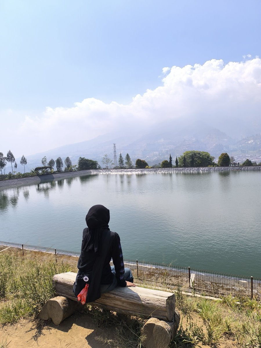 yoboseooo's tweet photo. Galau dikit gpp kan ya 
#galau https://t.co/Kd4E6LbHvt