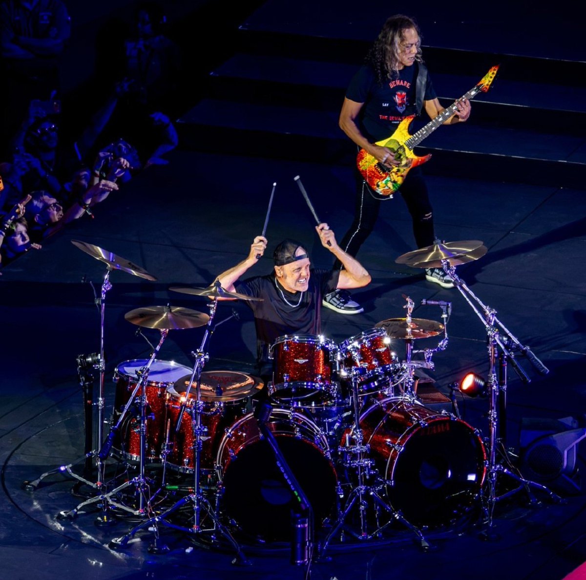 Aqua_mandy's tweet photo. Lars Ulrich trocando amarelo por vermelho na semana das eleições no Brasil

Coincidência? Jamais!!! Faz o L de Lars 🤟😎❤️ https://t.co/BuDb2NcZrd
