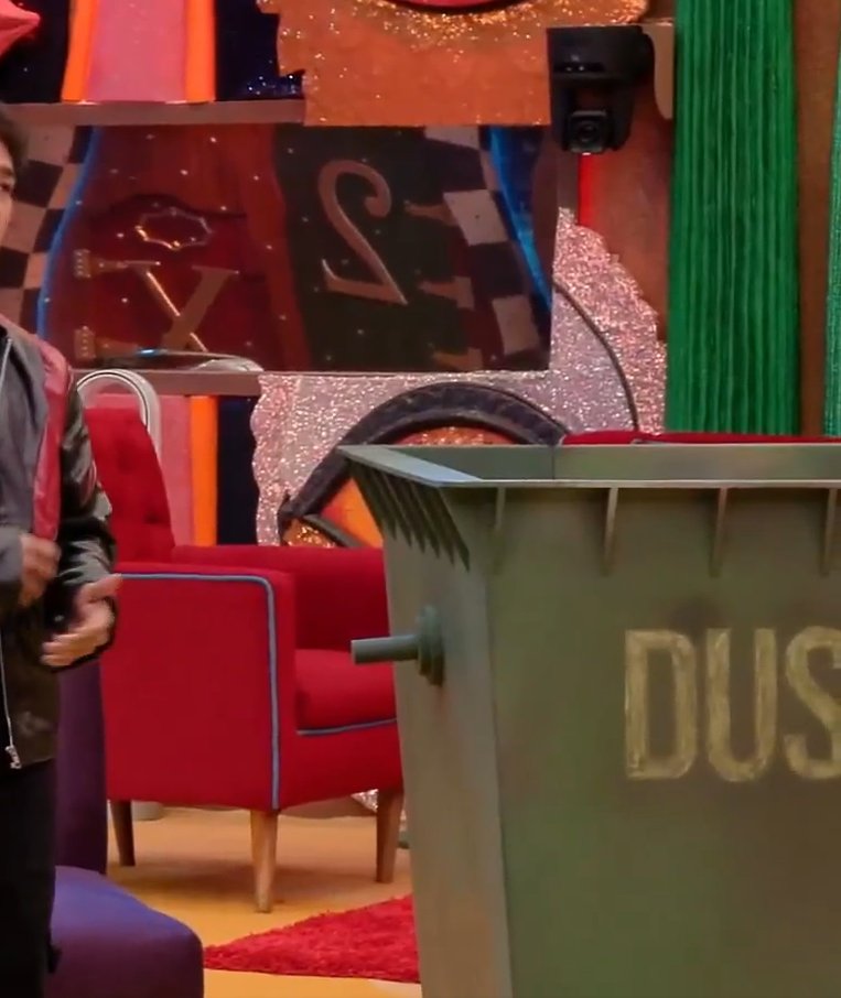 pheonixx_95's tweet photo. is dustbin task ka kya hua bhaii

#BiggBoss20 #ScoutOP #YungDSA #LoveGill https://t.co/hK1aS7lGne