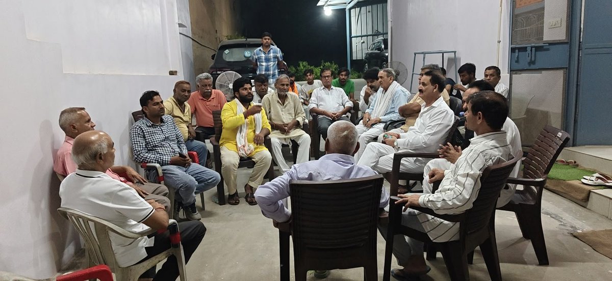 Naveen_Path1711's tweet photo. मोदी जी मुंडका दिल्ली पहुंच गए।

मै ब्राह्मण हूं वचन तो पूर्ण करूंगा कल भी यात्रा निकालेंगे मानेंगे नहीं वचन पूरा करेंगे। कितना प्रताड़ित करोगे करो 

70 विधानसभाओं का प्रण पूरा करेंगे 
11 अक्टूबर जंतरमंतर भी जरूर पहुंचेंगे 

UGC RollBack कराकर दम लेंगे 
Scstact ओर जातीय आरक्षण में भी संशोधन कराकर दम लेंगे 
जब तक कील नहीं गड़ेगा हथौड़ा जारी रहेगा 

#11_अक्टूबर_जंतरमंतर_चलो #यूजीसी_कानून_वापस_लो #UGC_RollBack #जातीय_आरक्षण_हटाओ #scstact_खत्म_करो #reservation #UGC #follow