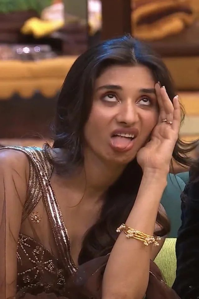 Mr_AYAN__KHAN_7's tweet photo. That face when Qazi gets all the love and the jealousy kicks in 😭😂🔥

The reaction says it ALL 🙂💀

#BiggBoss20 #QaziTouqeer https://t.co/wELma9MVpk