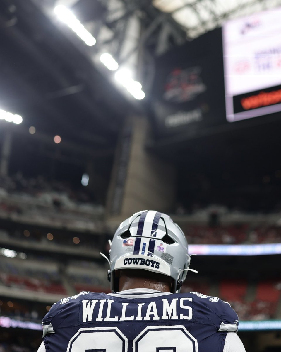dallascowboys's tweet photo. ready to work 😤

#DALvsHOU | @bswhealth https://t.co/47slWyDHwy