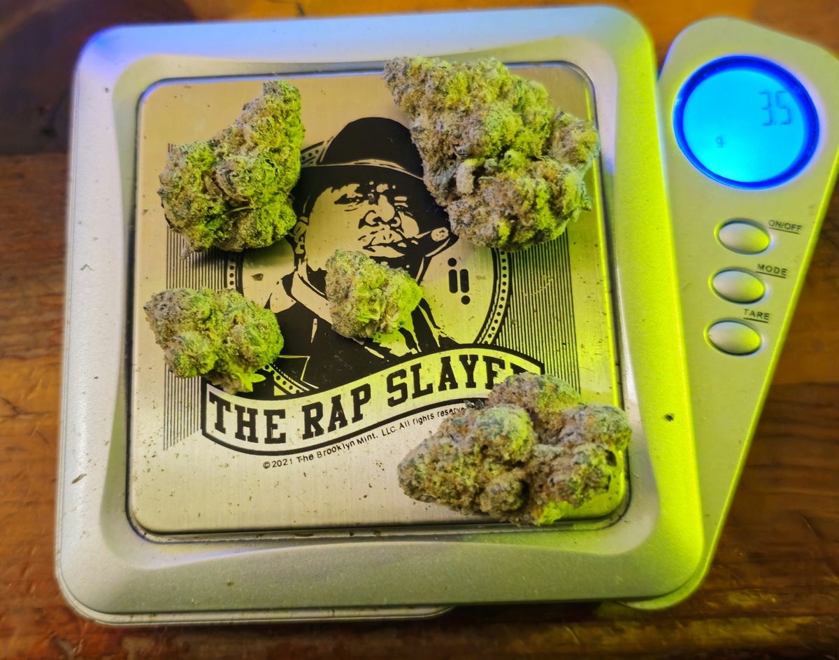 tonyzamboni15's tweet photo. Smelled fruity and cheezy and taste pretty good 🧀  I am a fan of this Baby Yoda 👍 https://t.co/hQJV5MmIE0