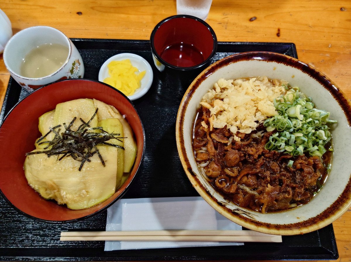 kat__arina's tweet photo. 模様替えして気分がgood〜 https://t.co/dRHnbtLYUJ