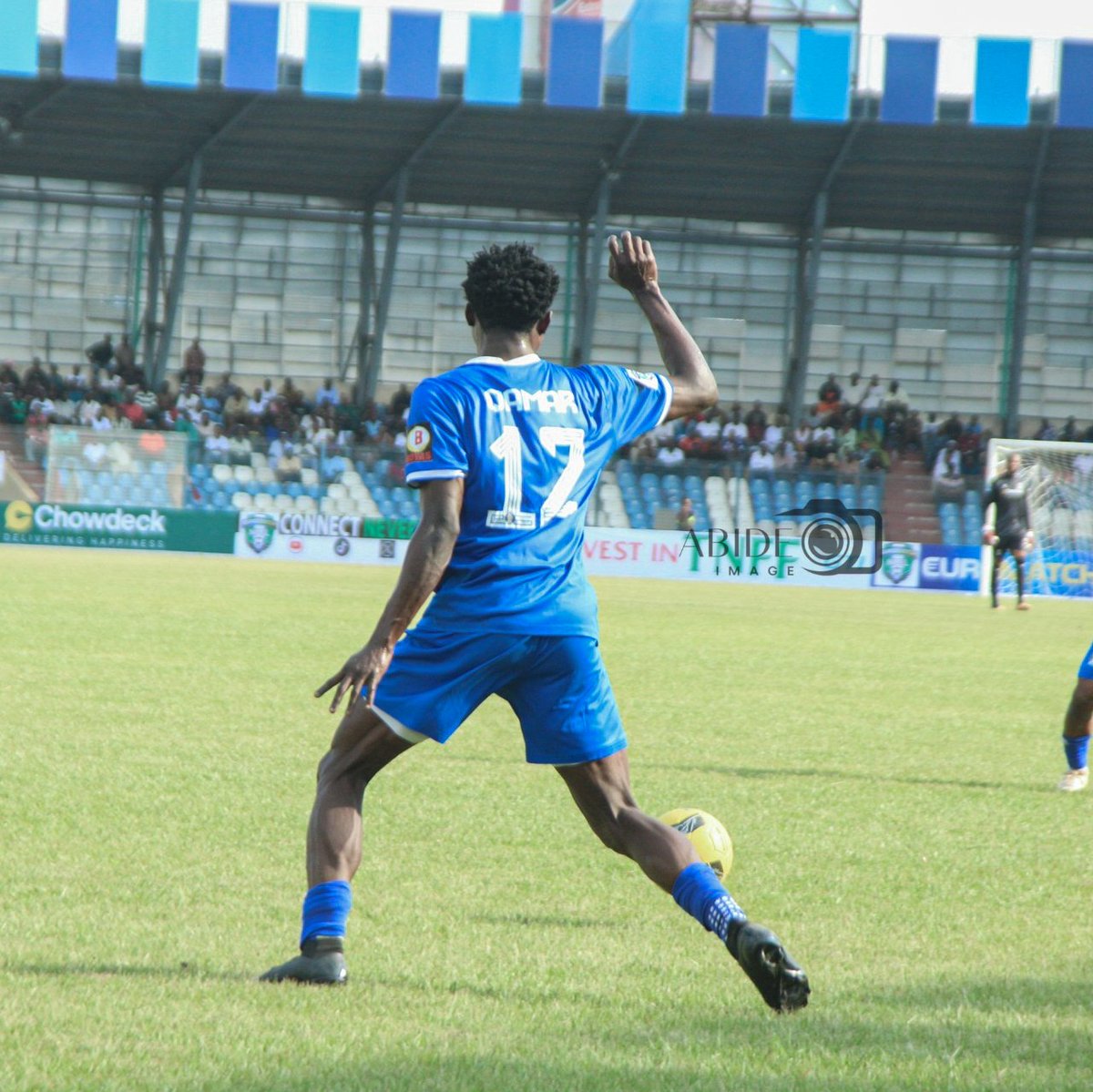 Abide_IMAGE's tweet photo. HALFTIME: Shooting Stars 0 - 0 Nasarawa United ⏸️
No goals yet but the pressure is ON! Both sides fighting hard in Ibadan.
Second half go hot! Stay glued, I'm capturing it all 📸⚽
Who gets the opener? 👇
#AbideImage #NPFL #3SCvsNasarawa #Halftimereport #ShootingStars #NPFL26 https://t.co/LxDfNqKB2P