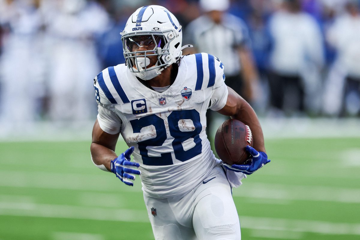 PFF's tweet photo. Notable players Jonathan Taylor passed on all-time rush TD (75) list today 

LeSean McCoy (73)
Ezekiel Elliott (74)
Earl Campbell (74) https://t.co/jaNIJ4dUlB