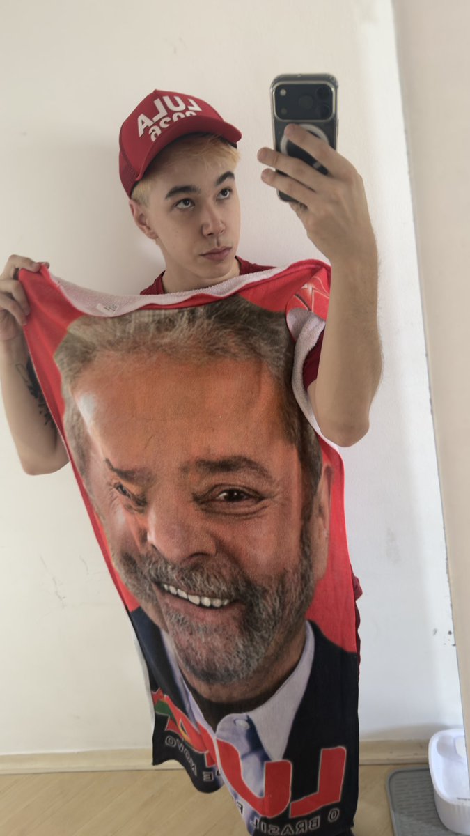 veronikavolt's tweet photo. HOJE é DIA DE LEVANTAR DO RABO E DERROTAR O FACISMO MAIS UMA VEZ https://t.co/xC9CsBKzgA