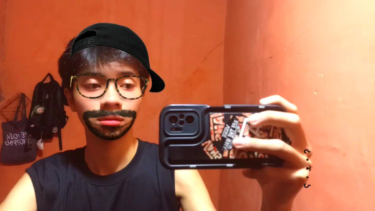 brghtrdys_'s tweet photo. hai🤓🧢 https://t.co/TbTmippQje