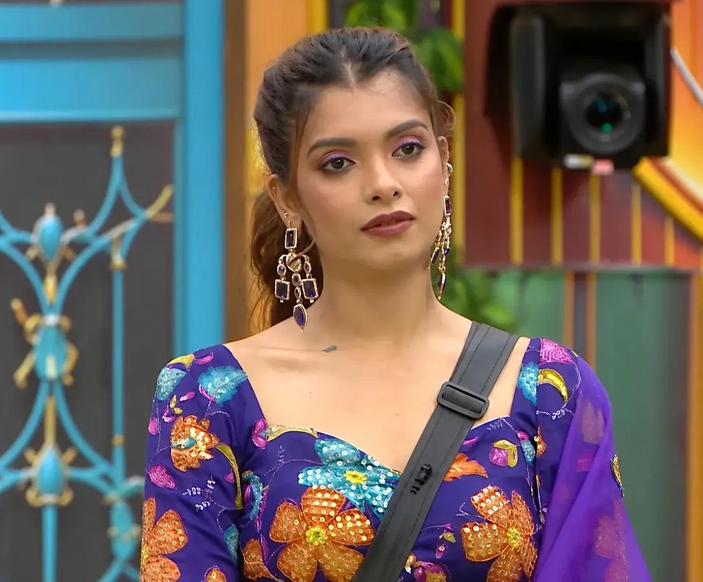 karnik1234's tweet photo. If you ever liked her game or her, please tag her &amp; say, Srishti Bangaram. ❤️🥹

She’s golden through &amp; through. She deserves to know many of us really loved her on the show despite all narratives. 

Fill her IG comments with Srishti Bangaram too.  👑❤️

#BiggBossTelugu10 https://t.co/PPo2XXoVHK