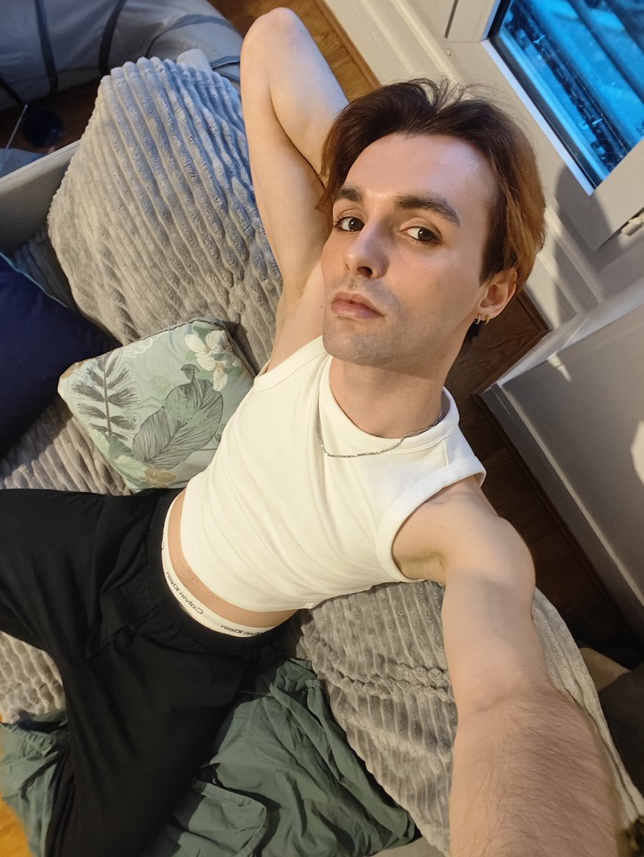 YuuYuuriell's tweet photo. #LGBTQIABuildingCommunity Happy late pride everyone ✨ https://t.co/JfrX1ys4by