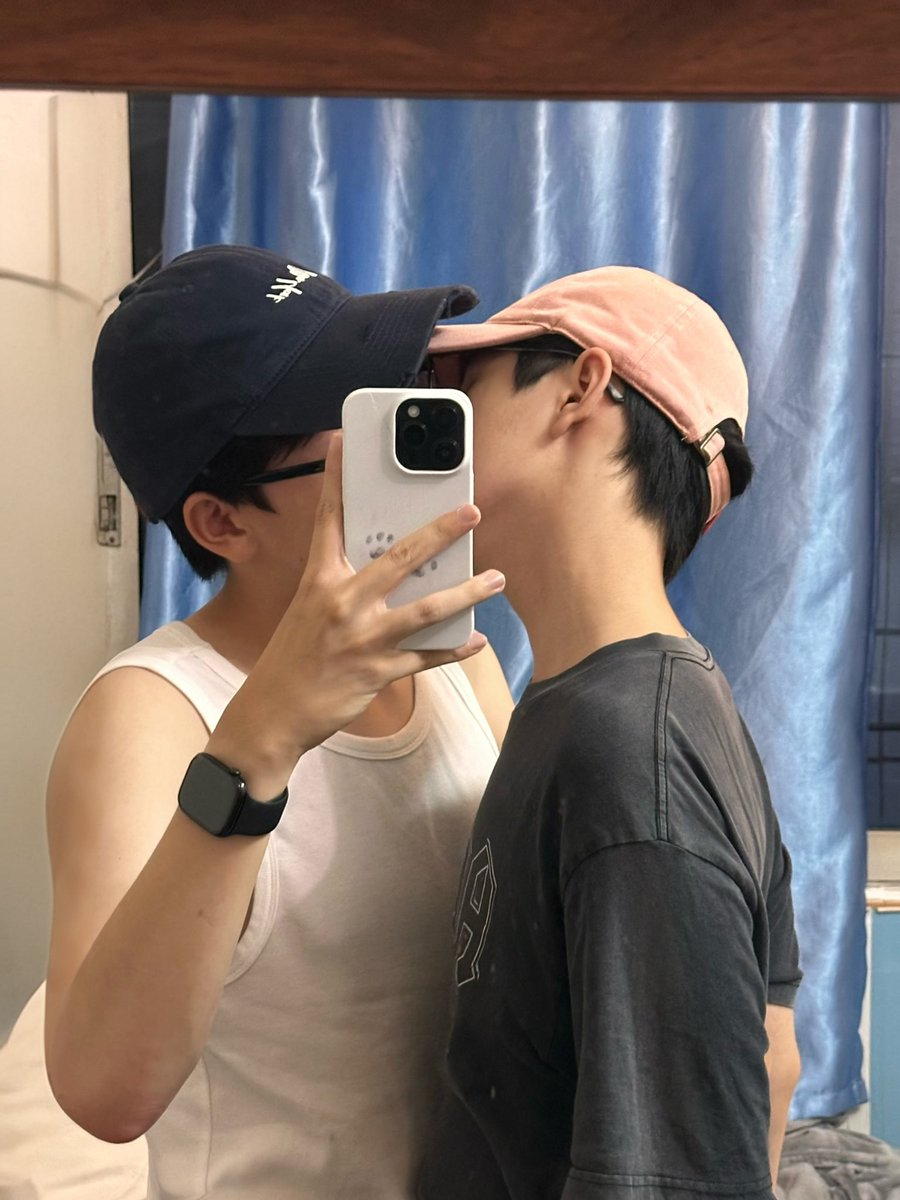 Bubblu585445's tweet photo. 无人知道这场表白拖了多久💦💦💦 https://t.co/wjvhoN6Lld