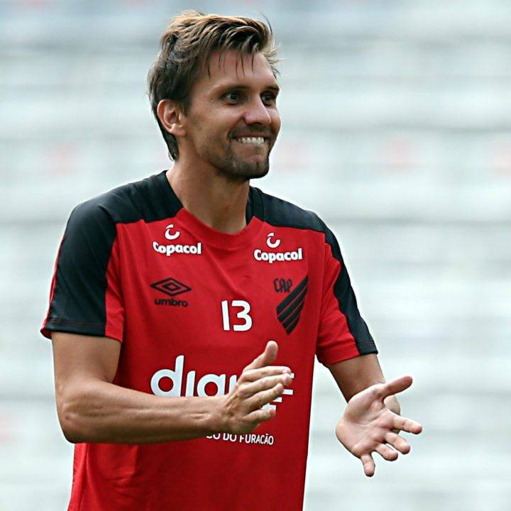 LuanHCAlves's tweet photo. O perfil oficial do Athletico não postou pedindo voto em miliciano. 

VAMOS! 1️⃣3️⃣🦑⭐️🌪 https://t.co/crbxmRZrfu