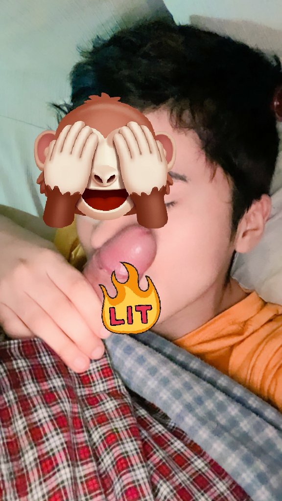 mmk45hdm's tweet photo. ابيك تشربني حليبك اليله 👅👅👅😘 https://t.co/pHYpIr4XHB