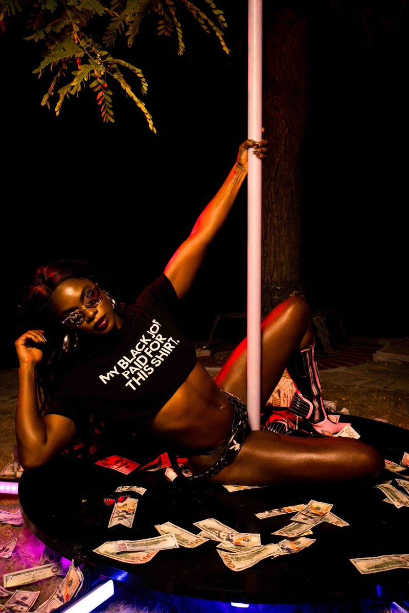 AnaFoxxx's tweet photo. Ohhhhh it’s gotta suck not liking me 😎🤭😭

That smart successful talented beautiful bitch just keeps wining and shining and glowing. Producing her own content having fine ass friends and cute dogs. Traveling the world!!!???!?!? 

Yeah I’d hate me too 😂🤭😉

Photos by @jtphoto https://t.co/D4PnitVb3Z