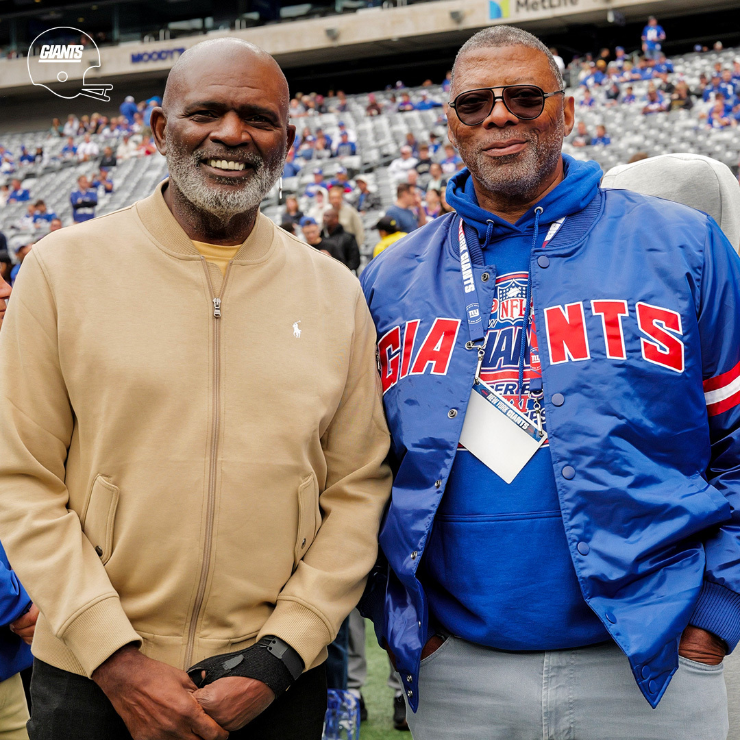 Giants's tweet photo. '86 Legends in the house 🐐 https://t.co/ercPzBSPGx