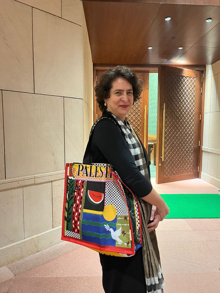 MajorPoonia's tweet photo. I am amazed that till now Mr Rahul Gandhi and Mrs Priyanka Gandhi Vadra have not found one word for Captain Smit Machchhar.
For Palestine,the tweets are out at the drop of a hat. For an Indian who stopped a mid-air massacre, complete silence ! What could be the reason ? https://t.co/eeG49jYvUq