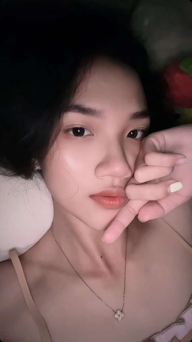 wjddmm's tweet photo. chó cái Phạm Quỳnh Như 2k5 https://t.co/m5cw3SupyV