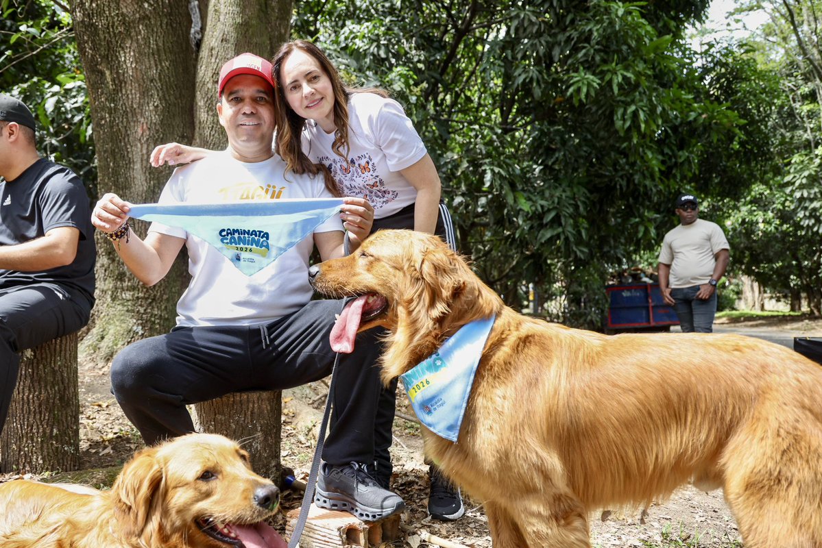 TrujilloItagui's tweet photo. ¡Llenamos las calles de Itagüí de amor puro! 🐾 

Acá te mostramos algunos momentos inolvidables de la Gran Caminata Canina, donde celebramos a nuestras familias multiespecies. https://t.co/2MKg6o5kVp