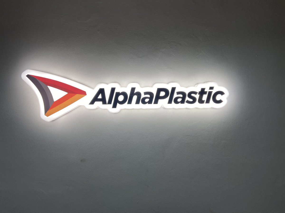 MIZAUCV's tweet photo. Agradecemos a Alpha Plastic por donar plástico ferretero para el nuevo estanque de la Bioisla del MIZA. Su apoyo permitirá recrear un ecosistema acuático, promover investigaciones y fortalecer la educación ambiental sobre biodiversidad urbana que desarrollamos en el museo. 🤝 https://t.co/LNfc0uoy48