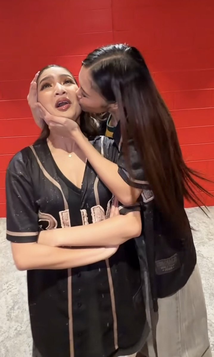 charissekyll's tweet photo. Ramdam yung kilig ni Colet HAHAHAHAHAHA https://t.co/O8wntjXtEd